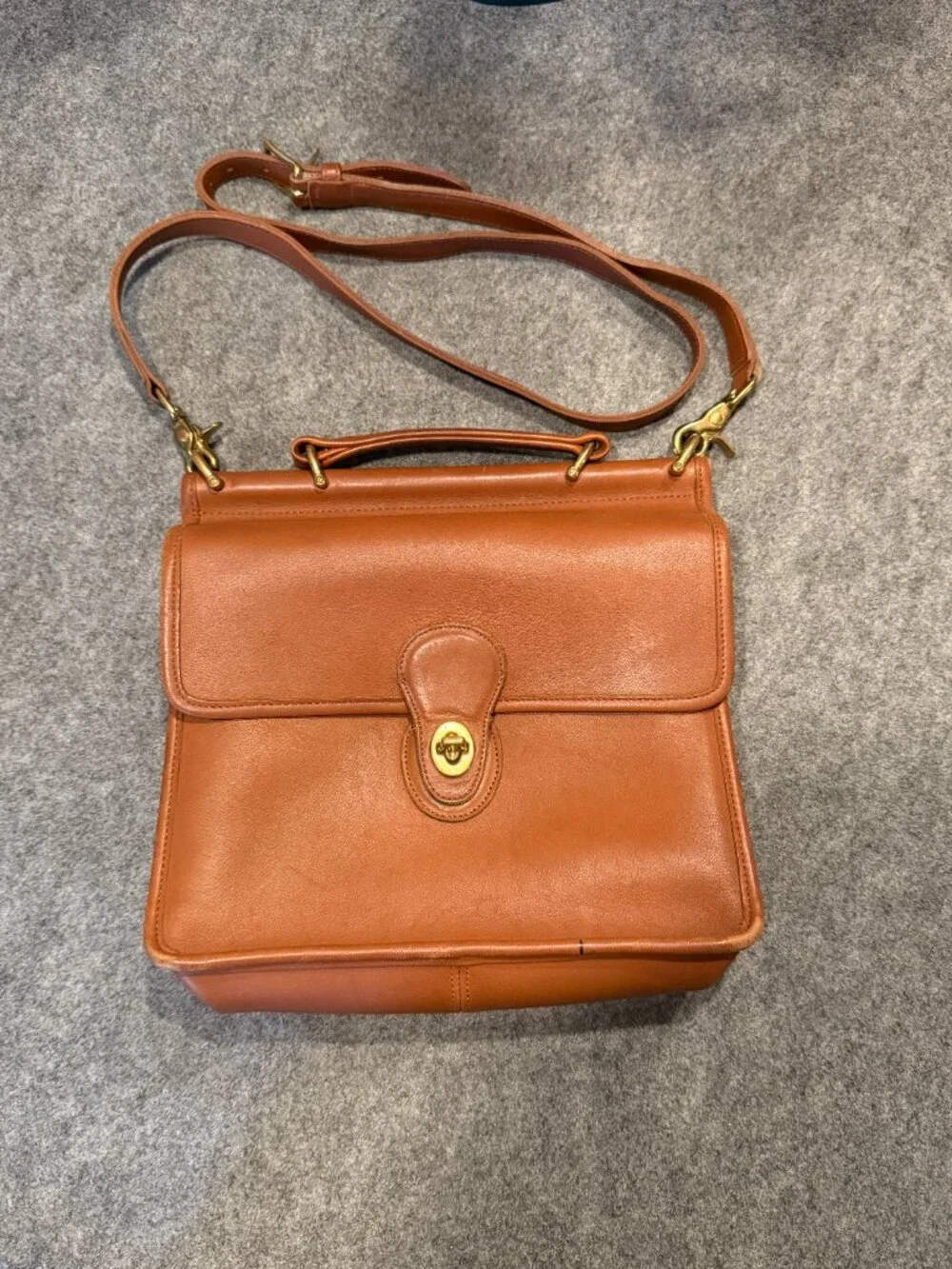 Vintage Coach British Tan Leather Crossbody Messenger Bag Brass Hardware USA - Picture 2 of 16